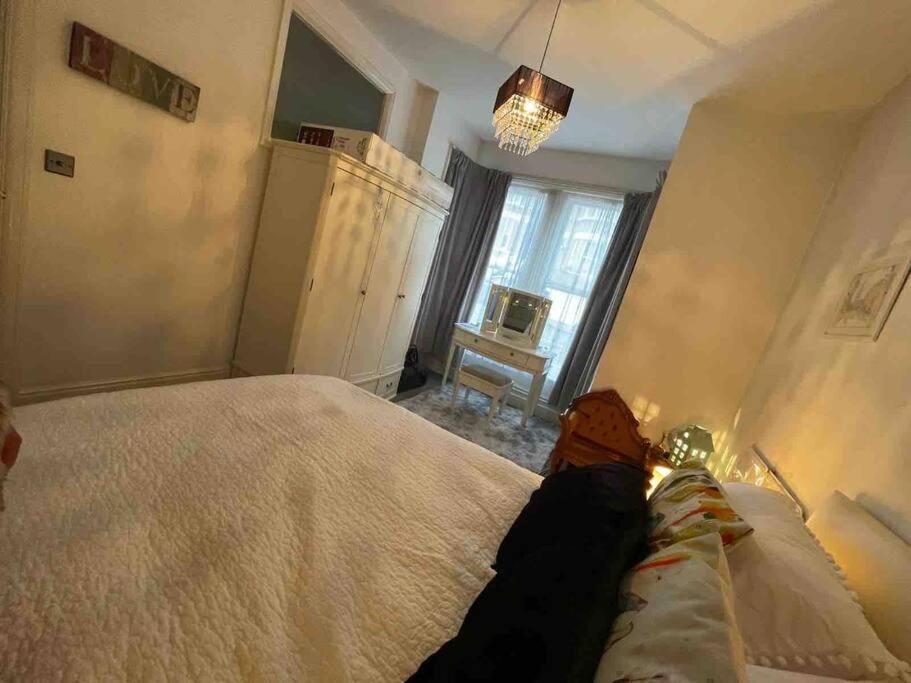 One/Two Bedroom Apartment Close To Sea & Centre Гастінгс Екстер'єр фото